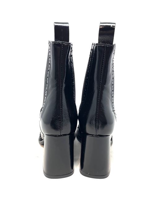 Damenstiefelette mit Lochmuster IL LACCIO | 2738NAPLAKNERO